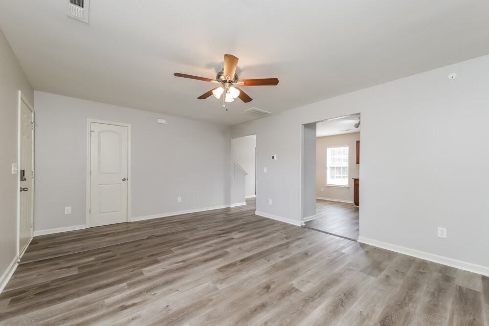 5063 Hogan Point Ct - Photo 4 of 17