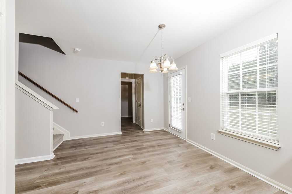 5063 Hogan Point Ct - Photo 7 of 17