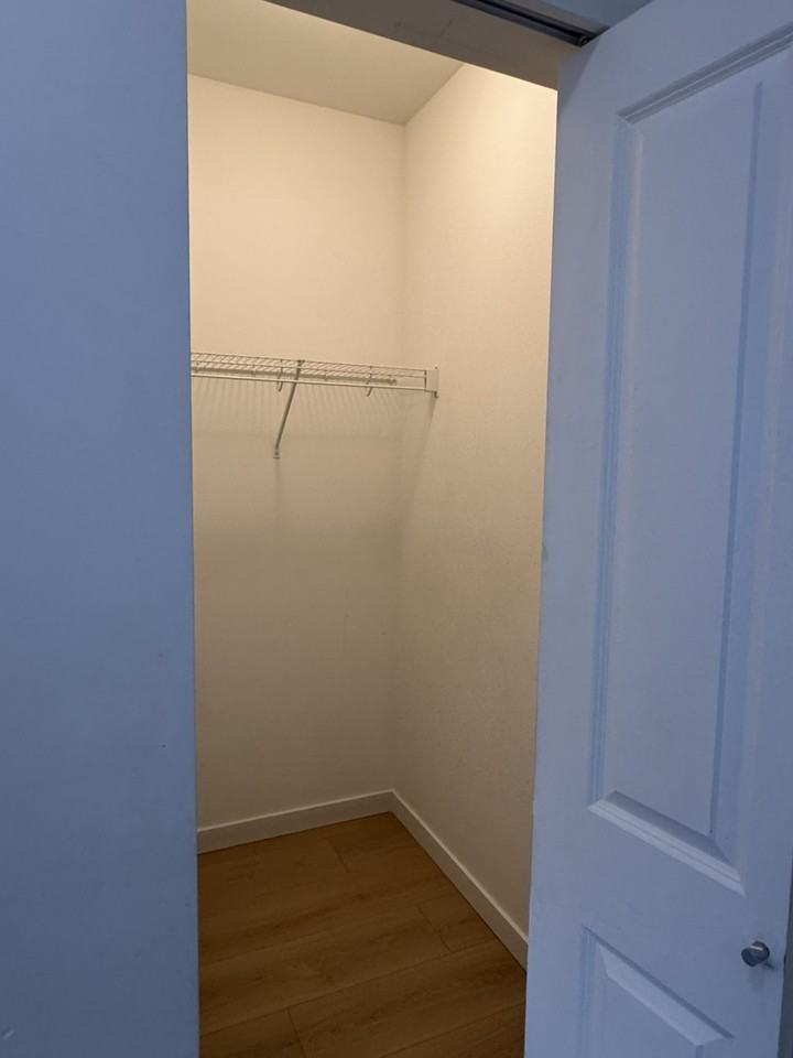 15835 85 Ave - Photo 4 of 13