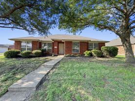 327 Kansas Trl - Photo 1 of 1