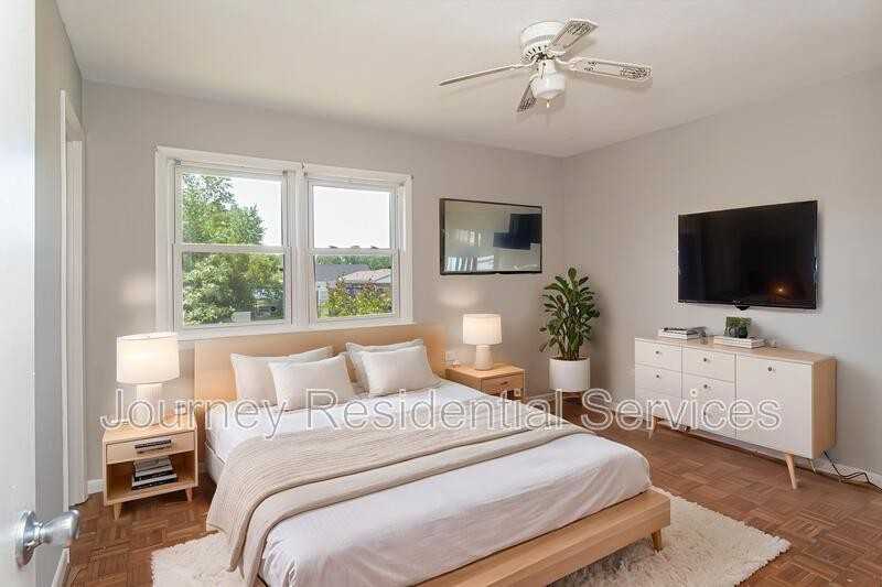 6033 Santa Fe Dr - Photo 5 of 11