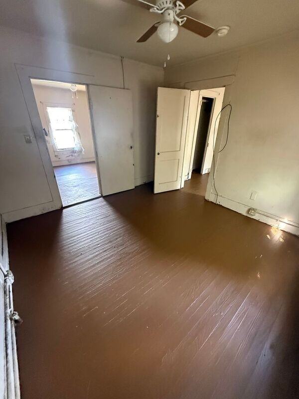 251 Boswell St - Photo 3 of 5