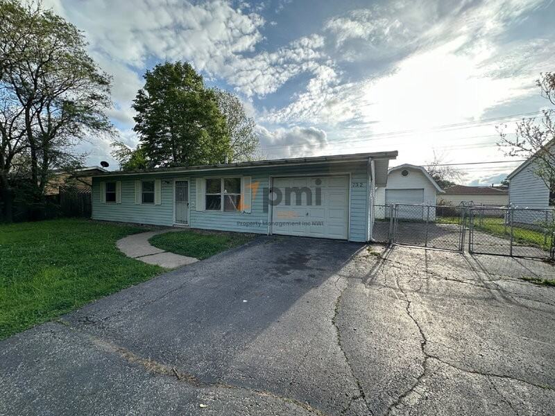 732 Stratford Dr - Photo 3 of 21