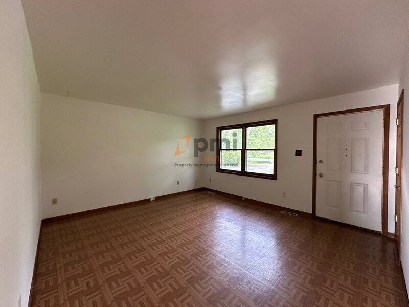 732 Stratford Dr - Photo 5 of 21
