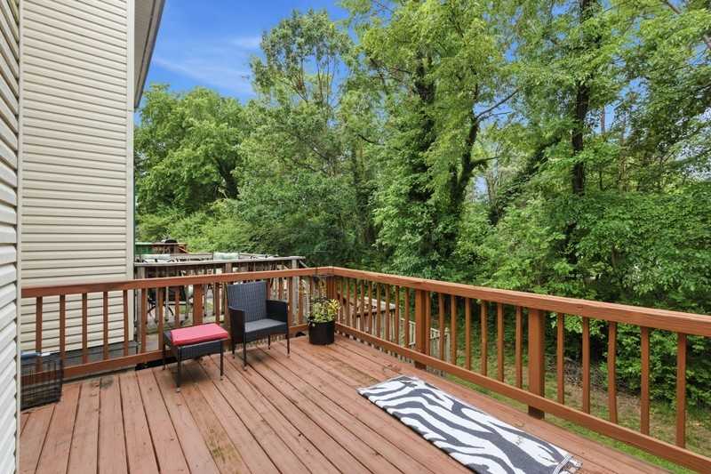 1033 Higgins Way - Photo 7 of 23