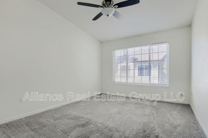9991 E Idaho Cir #201 - Photo 6 of 10