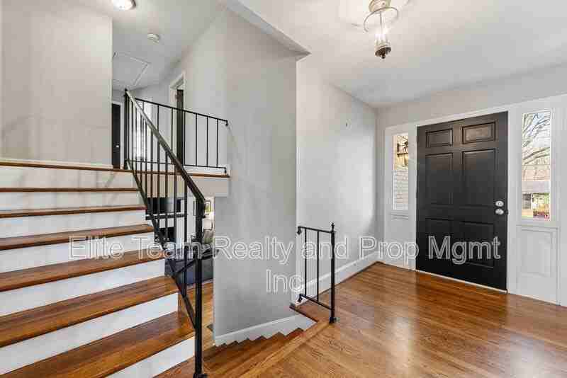 1116 Circlewood Dr - Photo 4 of 41