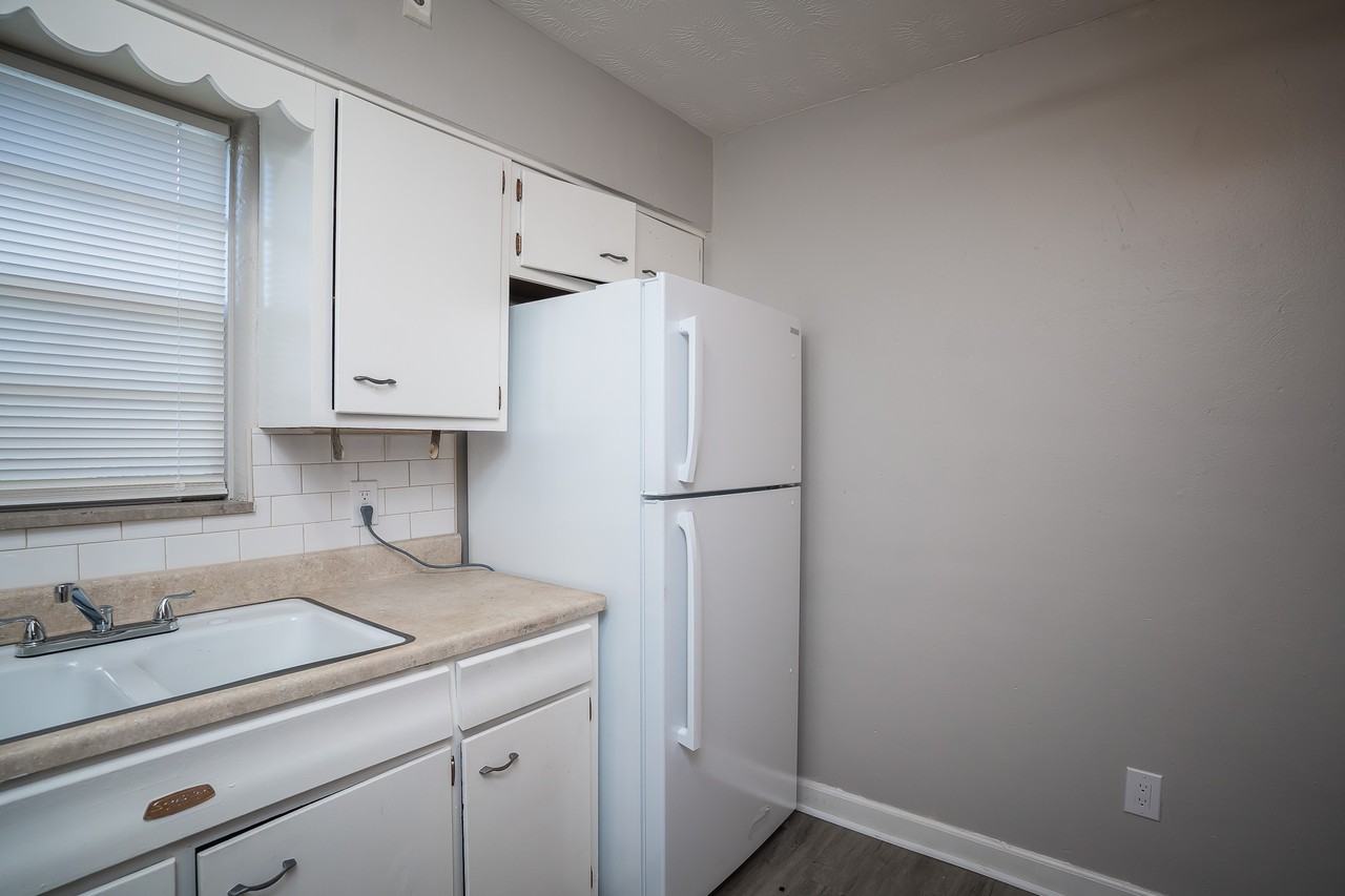 2525 Lakeview Ave - Photo 3 of 18