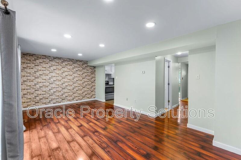 10304 Nightmist Ct - Photo 7 of 32