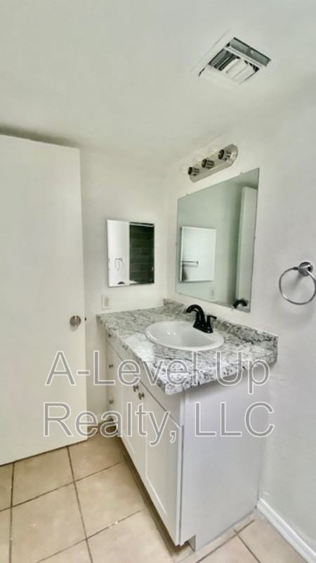 1025 S Santa Rita Ave - Photo 6 of 23