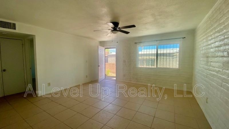 1025 S Santa Rita Ave - Photo 3 of 23