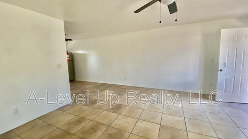 1027 S Santa Rita Ave - Photo 4 of 25