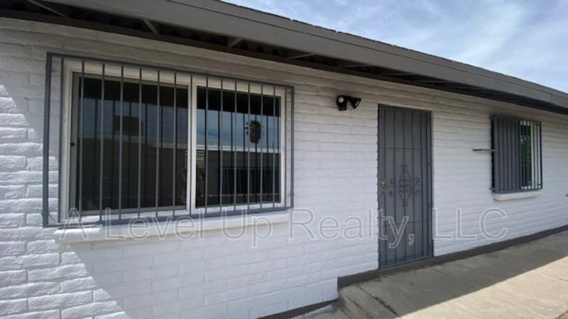 1027 S Santa Rita Ave - Photo 2 of 25