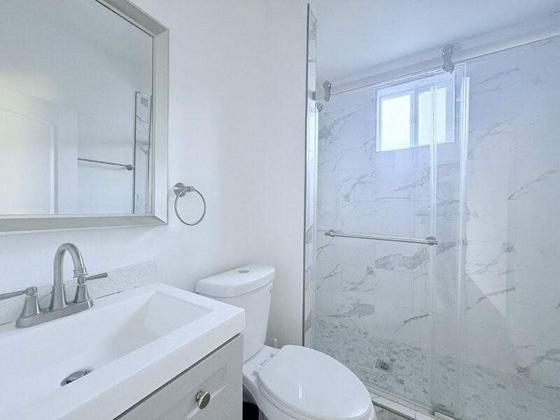 1731 E 68th St #C - Photo 6 of 25