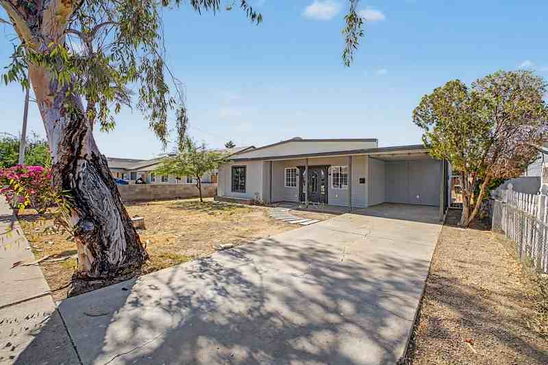 2045 E Orange St - Photo 4 of 32