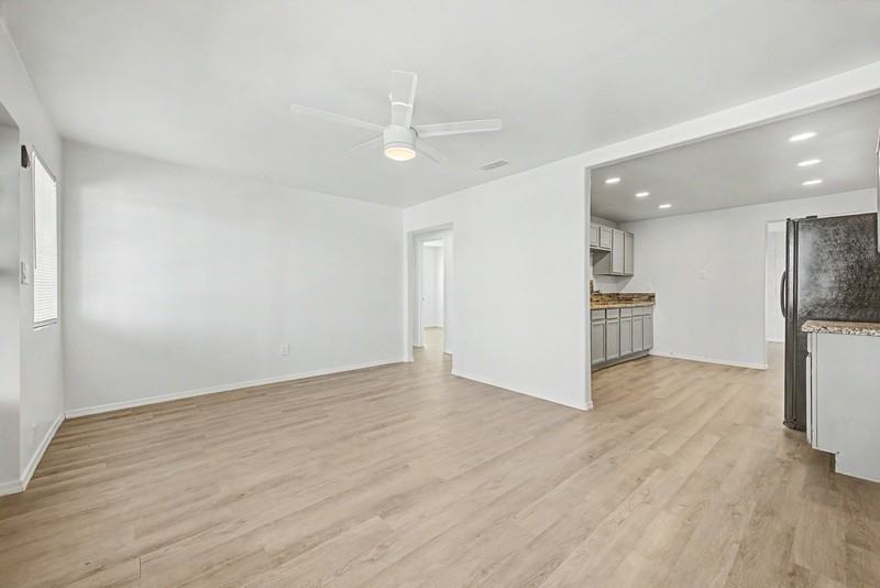 2045 E Orange St - Photo 5 of 32
