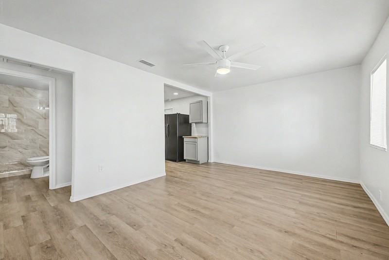 2045 E Orange St - Photo 7 of 32
