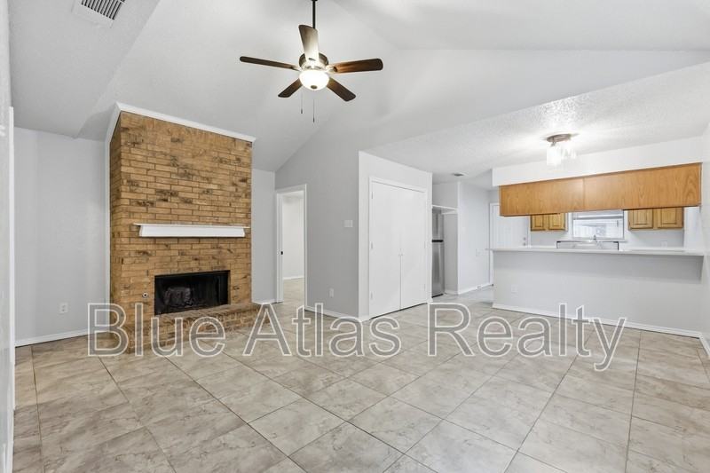 711 Penn Pl - Photo 2 of 18