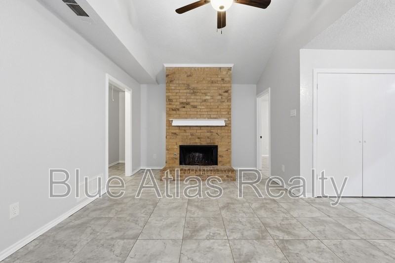 711 Penn Pl - Photo 3 of 18