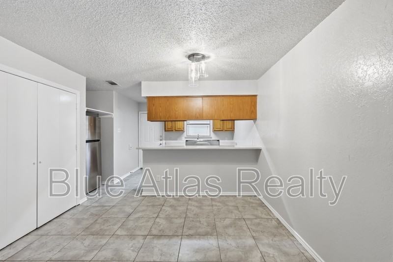 711 Penn Pl - Photo 5 of 18