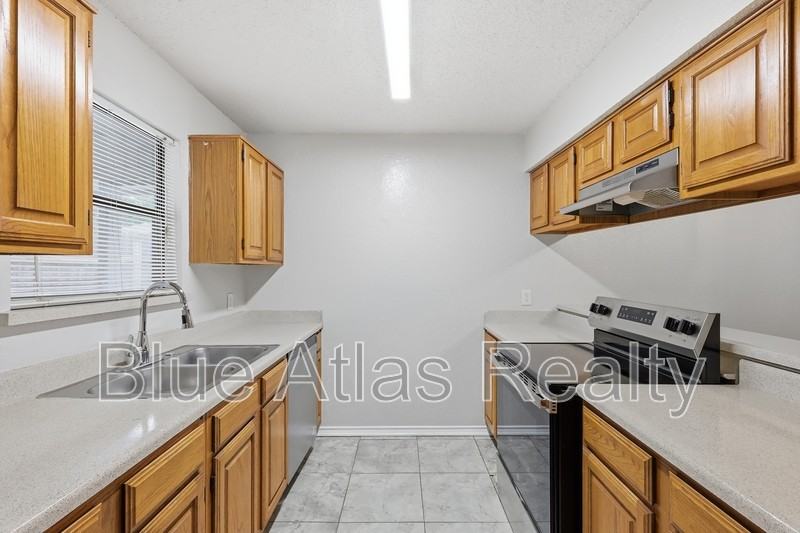 711 Penn Pl - Photo 6 of 18