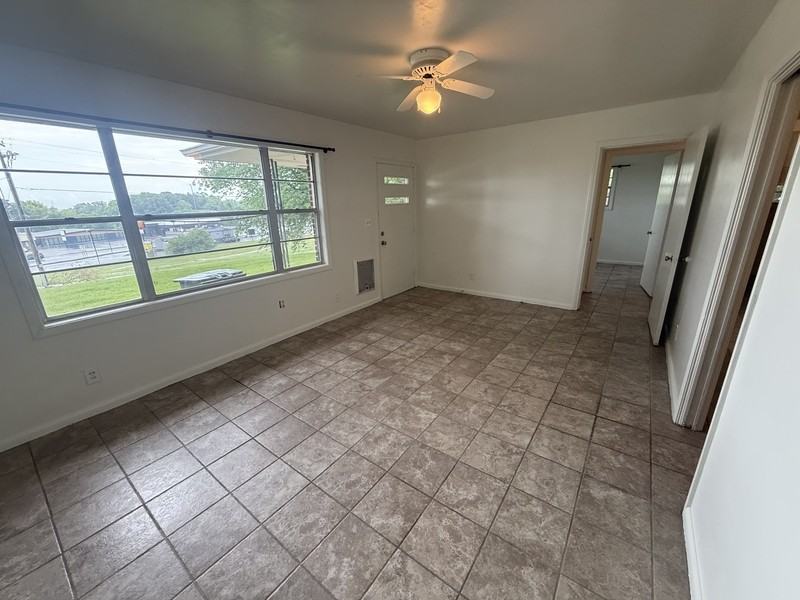 903 Collinwood Ave - Photo 3 of 9