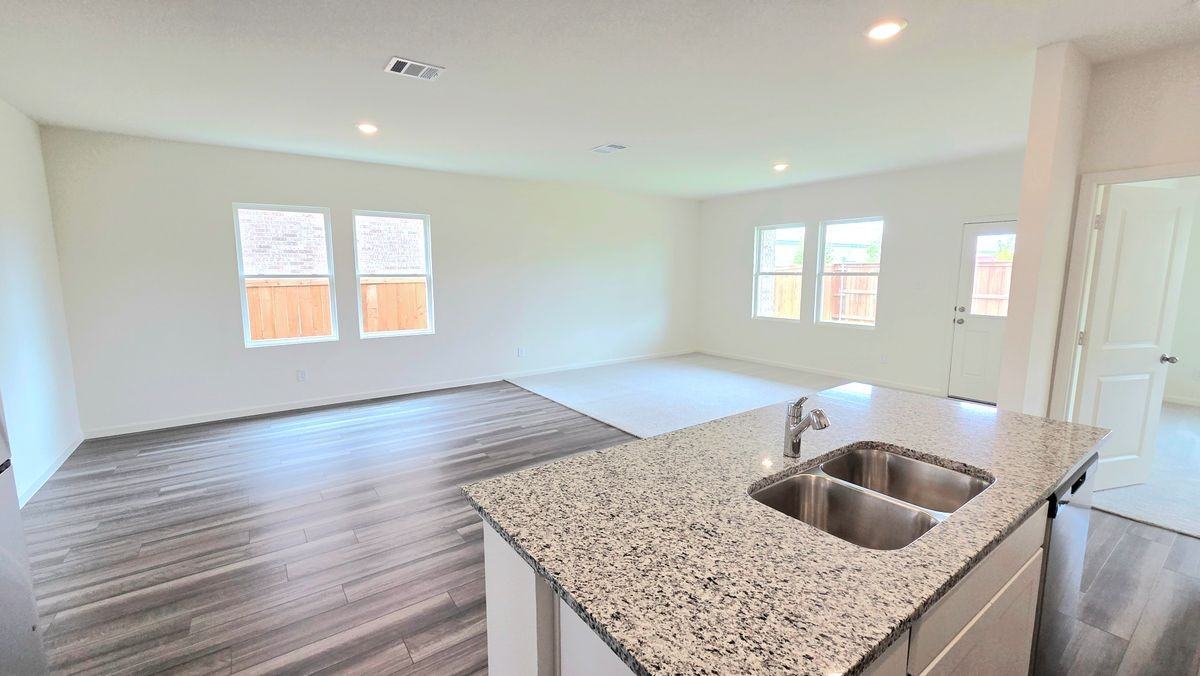 1238 Herring Dr - Photo 5 of 24