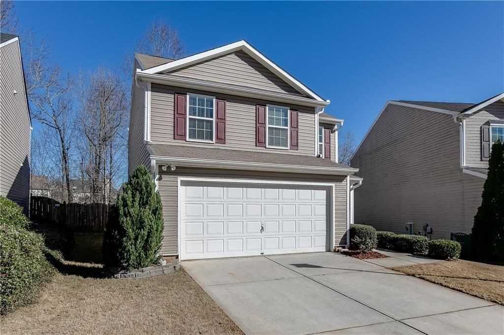 2445 Sheldon Pl - Photo 2 of 24