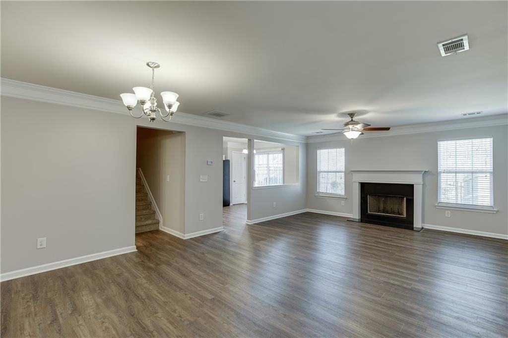 2445 Sheldon Pl - Photo 3 of 24
