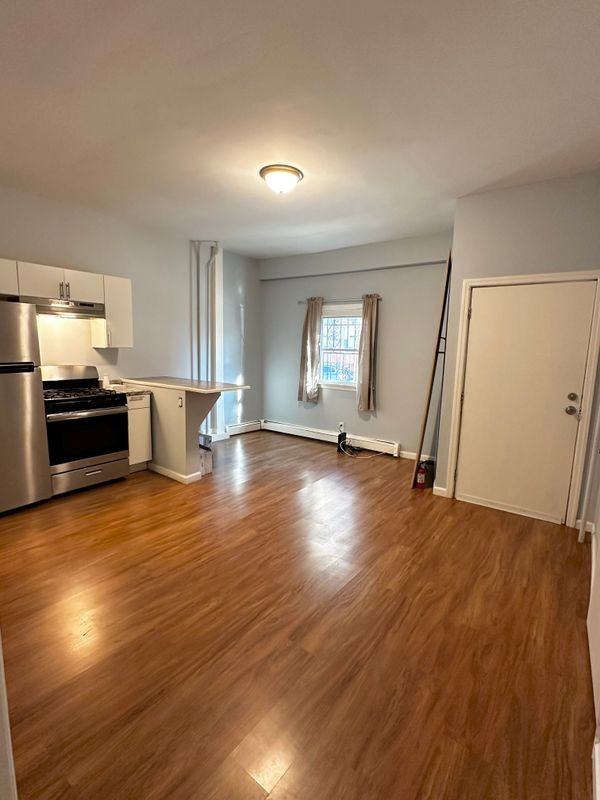 116 Garside St ##1f - Photo 2 of 9