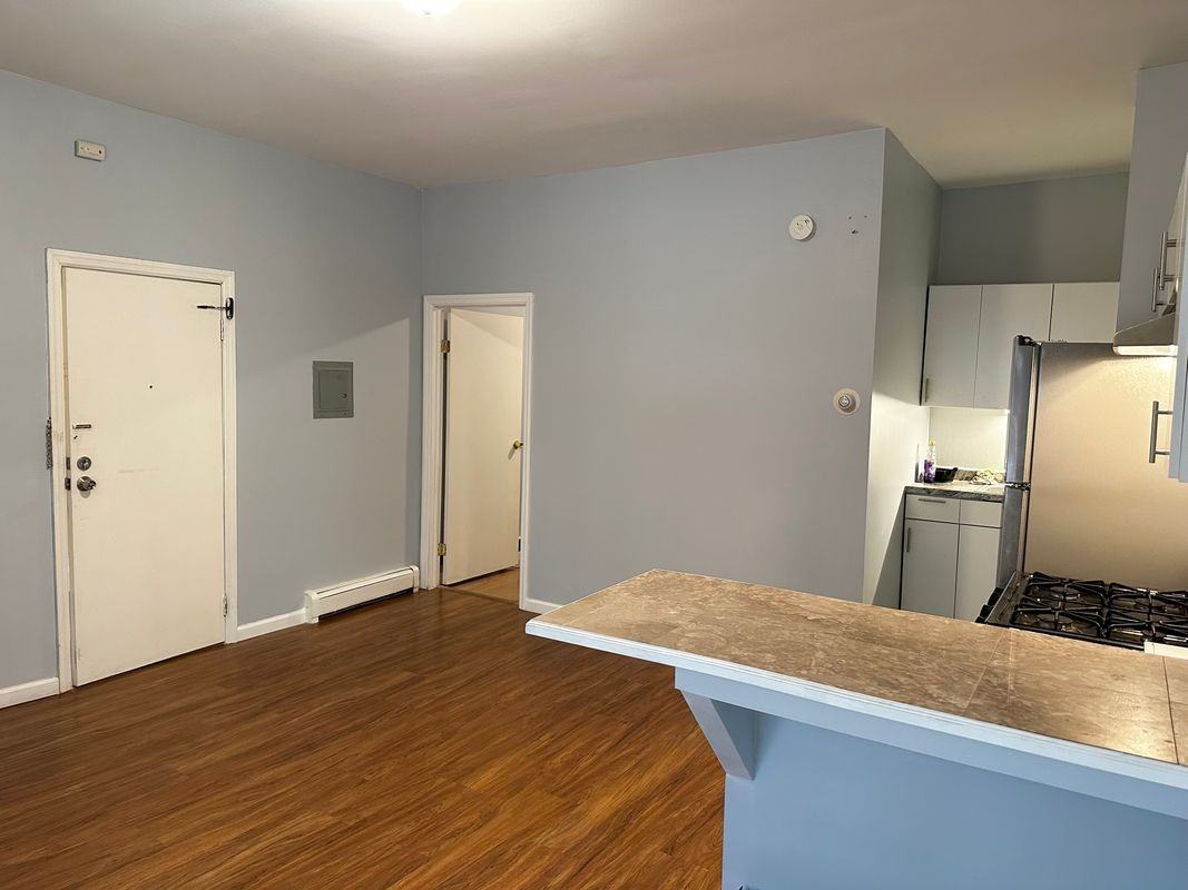 116 Garside St ##1f - Photo 4 of 9