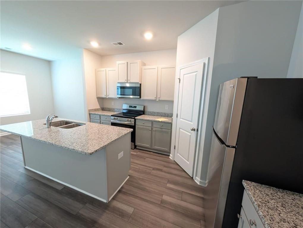 108 Brexley Dr - Photo 2 of 10