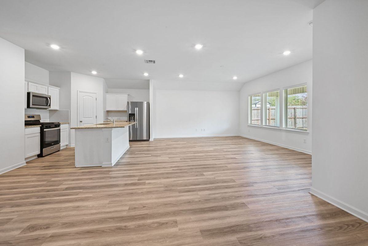 15820 Loussier Dr - Photo 3 of 13