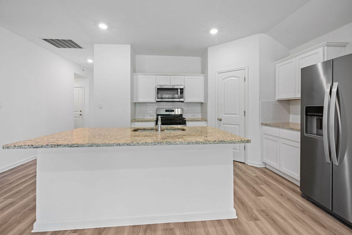 15820 Loussier Dr - Photo 7 of 13