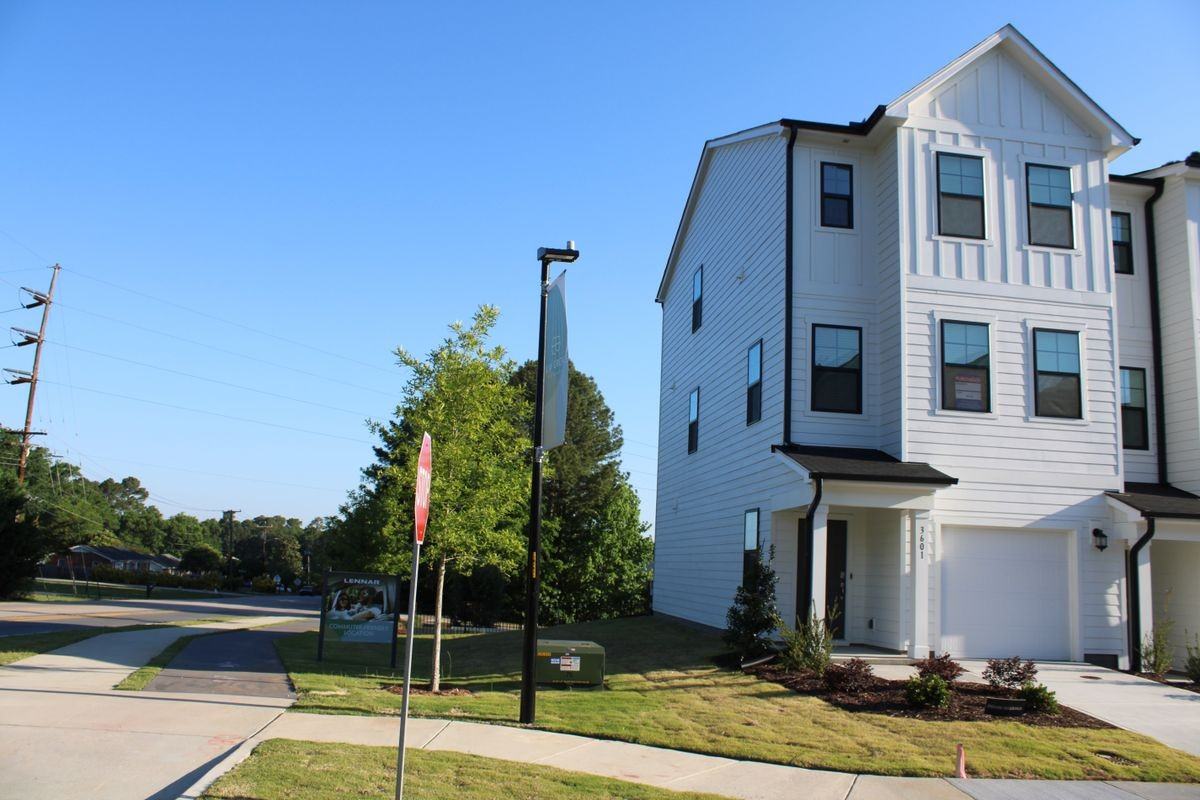 3601 Elm Grove Ln - Photo 4 of 50