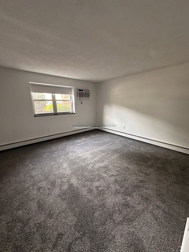 163 Lexington St #17 - Photo 5 of 13