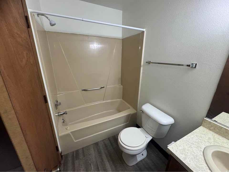 406 1st St #2 - Photo 6 of 9