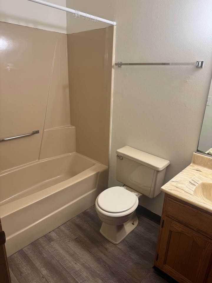 406 1st St #2 - Photo 7 of 9