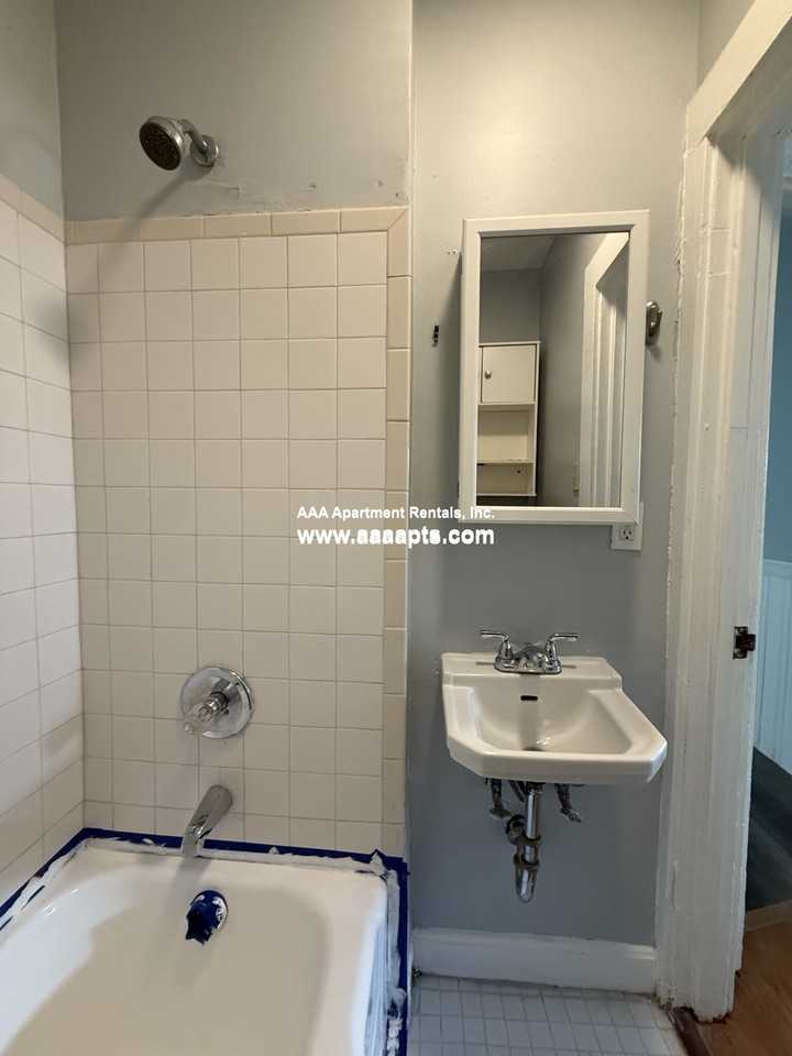 Hall Ave #1 - Photo 5 of 12