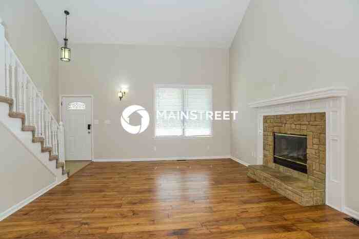 2752 N 109th Ter - Photo 6 of 18