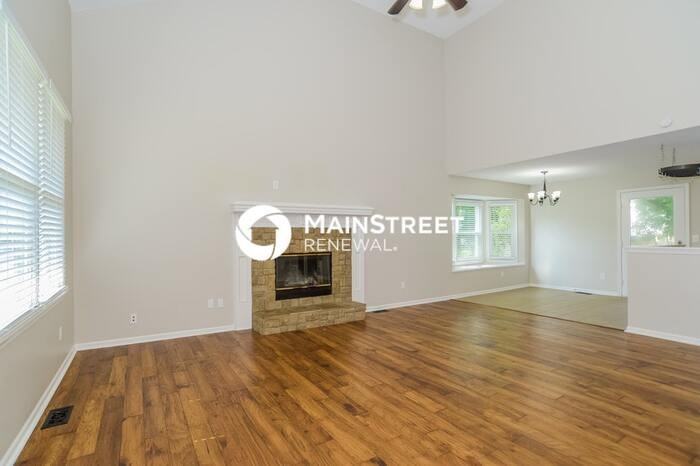 2752 N 109th Ter - Photo 7 of 18