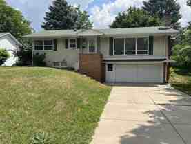 3121 Roosevelt St Ne - Photo 1 of 1