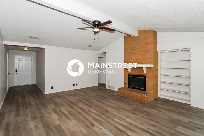 1826 El Paso St - Photo 2 of 16
