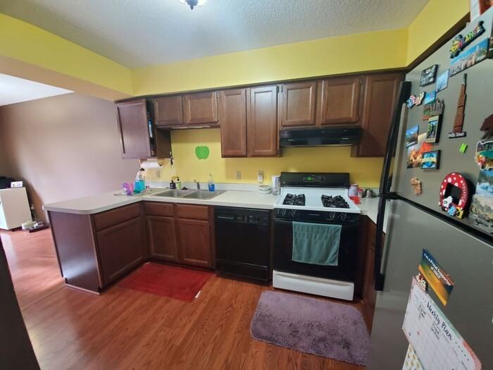 9265 Dartford Rd - Photo 2 of 7