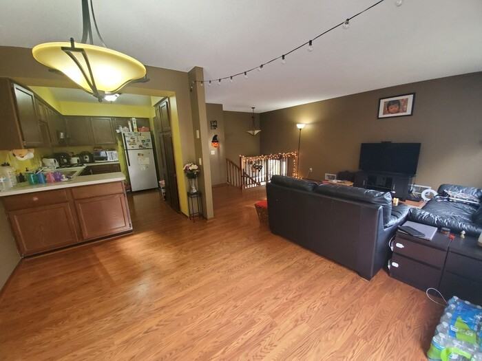 9265 Dartford Rd - Photo 3 of 7