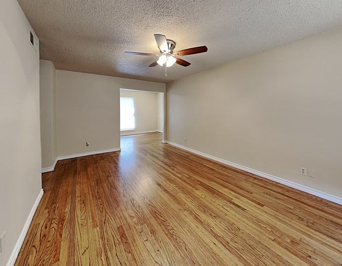 11211 Ulloa Ln - Photo 3 of 19