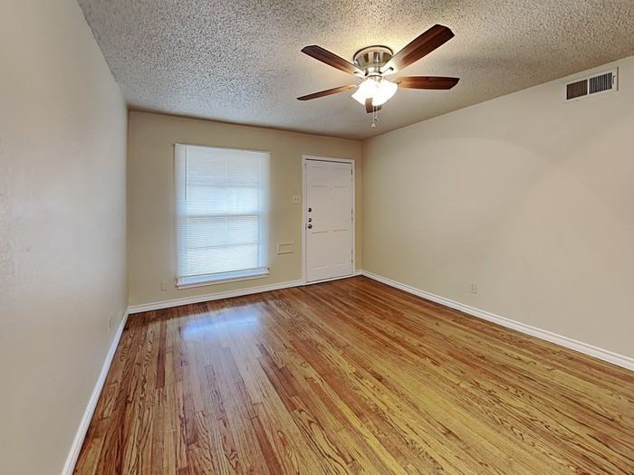 11211 Ulloa Ln - Photo 4 of 19