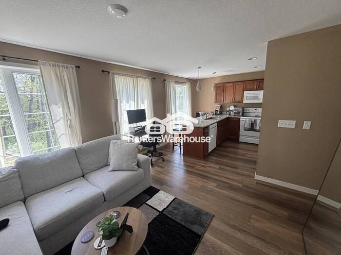 1305 Flag Ave N #2 - Photo 7 of 32