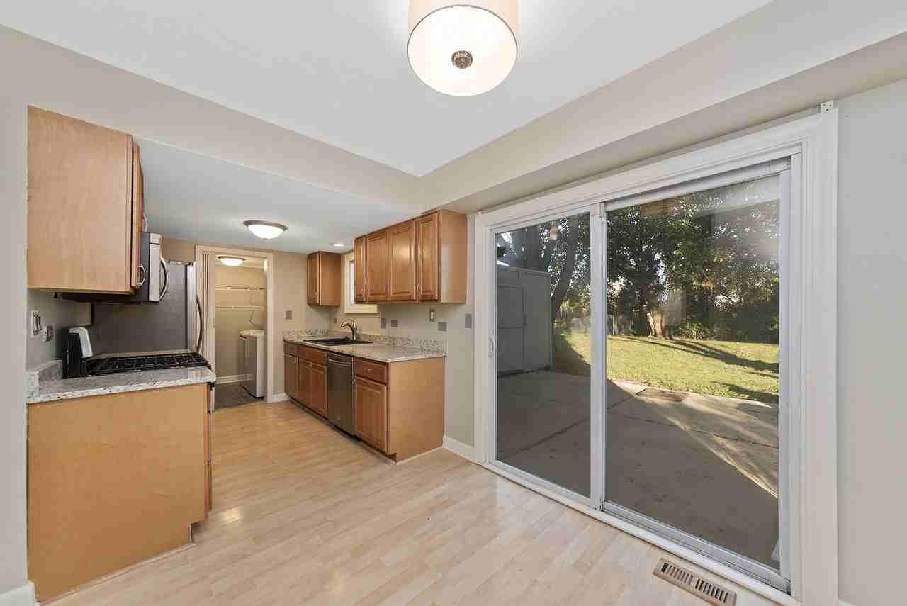 712 Clearwood Ct #712 - Photo 2 of 10