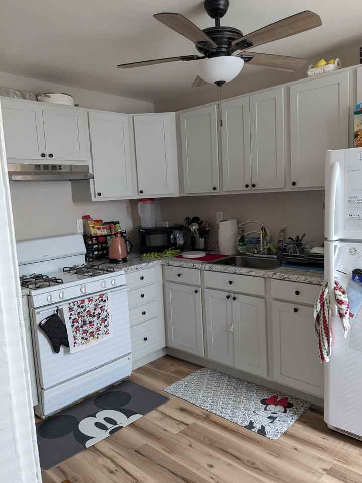 812 Ferry St #1 - Photo 5 of 24